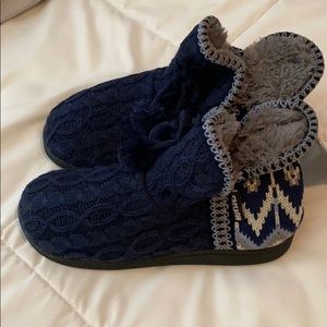 Brand new muklucks slipper bootie